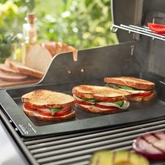 Genesis II Griddle – Porcelain‑Enameled Cast‑Iron, Superior Heat Retention, N…