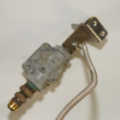 Weber Summit 400/600 Series Natural Gas Bulkhead with Regulator 70345