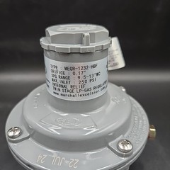 MEC Excela-Flo MEGR-1232-HBF Twin Stage Propane Regulator FPOL x 1/2 FNPT