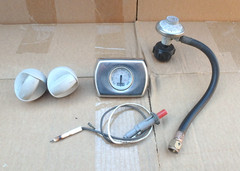 Weber Spirit E-210, Parts + Owner’s Kit, Igniter, Thermometer, etc. all work