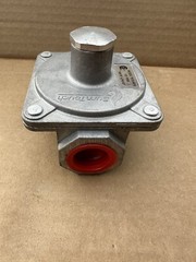 Burn Touch Natural Gas Regulator 7015-4010 1/2 PSIG
