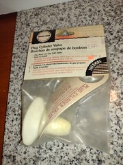 (PLUG) Cylinder VALVE for a SHERWOOD 3349 5LB PROPANE GRILL TANK. NEW.