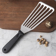 Sturdy and Heat resistant Plastic Handle Fish Shovel for Easy Handling