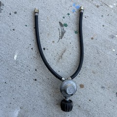 Universal Dual LP Propane Regulator & Two Hoses (Bin: D)
