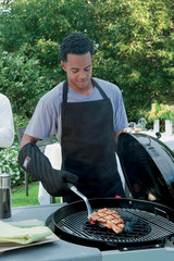 Gourmet BBQ System Sear Grate, Black – Porcelain‑Enameled Cast‑Iron for Perfect