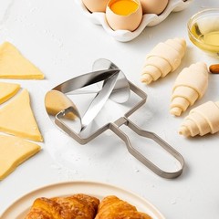 Stainless Steel Triangular Dough Cutter for Cutting Dough Sheets and Pastry