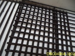3 Grates: Top and two bottom grates for Pit Boss Model 700FB