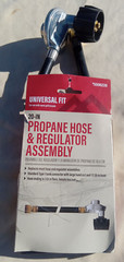20-in propane hose and regulator assembly Fits most grills Universal Fit Brand