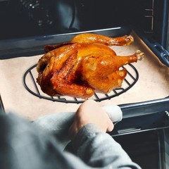 Oval Roasting Rack with Integrated Feet, Non-Stick Coating, 10*6.5”, Black