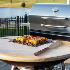 Efficient Wide Spatula like Head for Flipping and Turning Fish Fillets