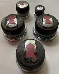 WEBER GAS GRILL KNOB SET FOUR (4) KNOBS and IGNITER BUTTON GENUINE OEM USED