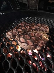 Parrilla Redonda De Hierro Fundido 22 Pulgadas Para Asadores Weber A Carbón NEW.