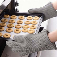 Heat Resistant Silicone Gloves for Kitchen Baking and For Outdoor BBQ One Pair